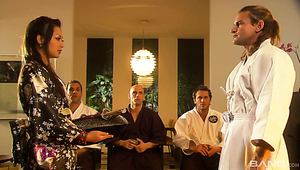 Hot geisha Gianna Lynn knows how to sexually satisfy this brave warrior