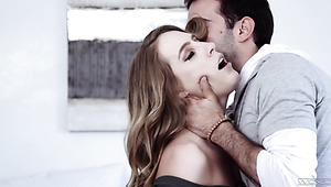 Sucking cock is great but wet pussy of alluring beauty needs missionary