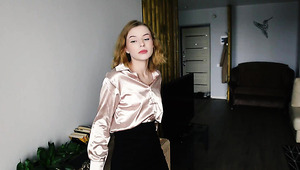 Teen realtor will do anything to sell an apartment
