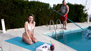 Hardcore Pool-fuck With a Perfect Shining Sunbathing Blonde