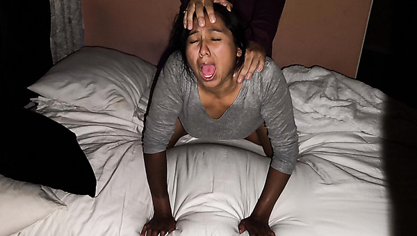 Indian housewife has her pussy rammed in bed by her tough lover